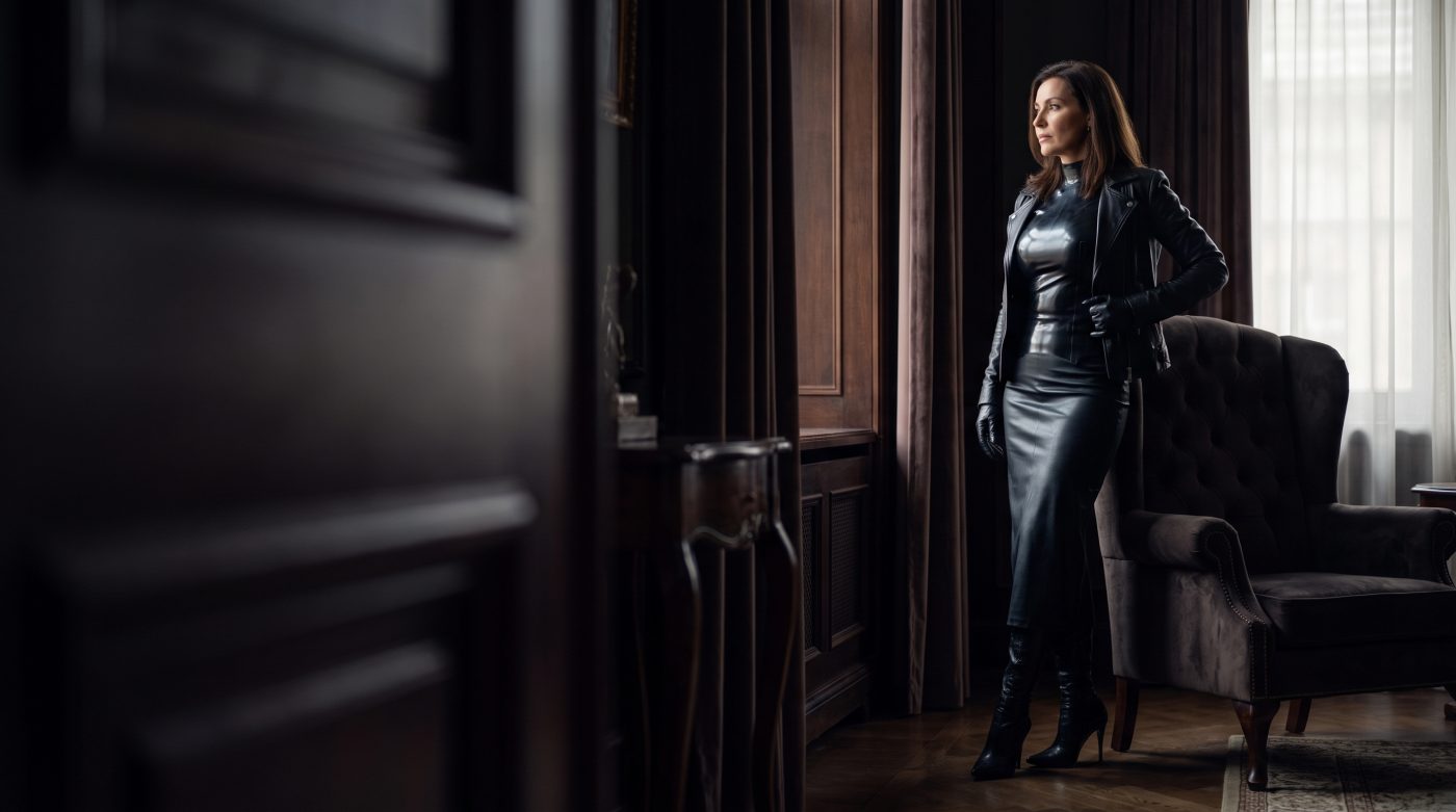 Univers BDSM adulte, élégant et non explicite