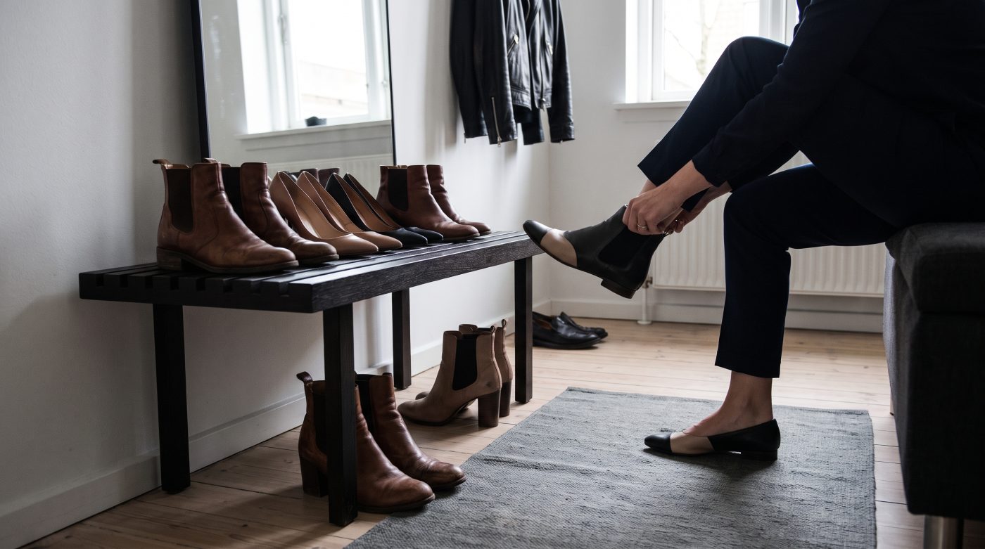 Chaussures, bottes et talons dans un univers fétichiste adulte